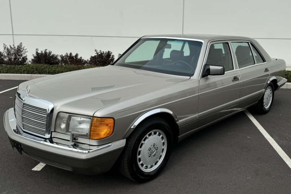 1987 Mercedes-Benz W126 S-Class sold for $15,000