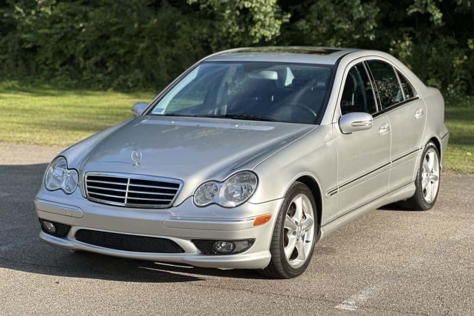 2005 Mercedes-Benz W203 C-Class sold for $12,500