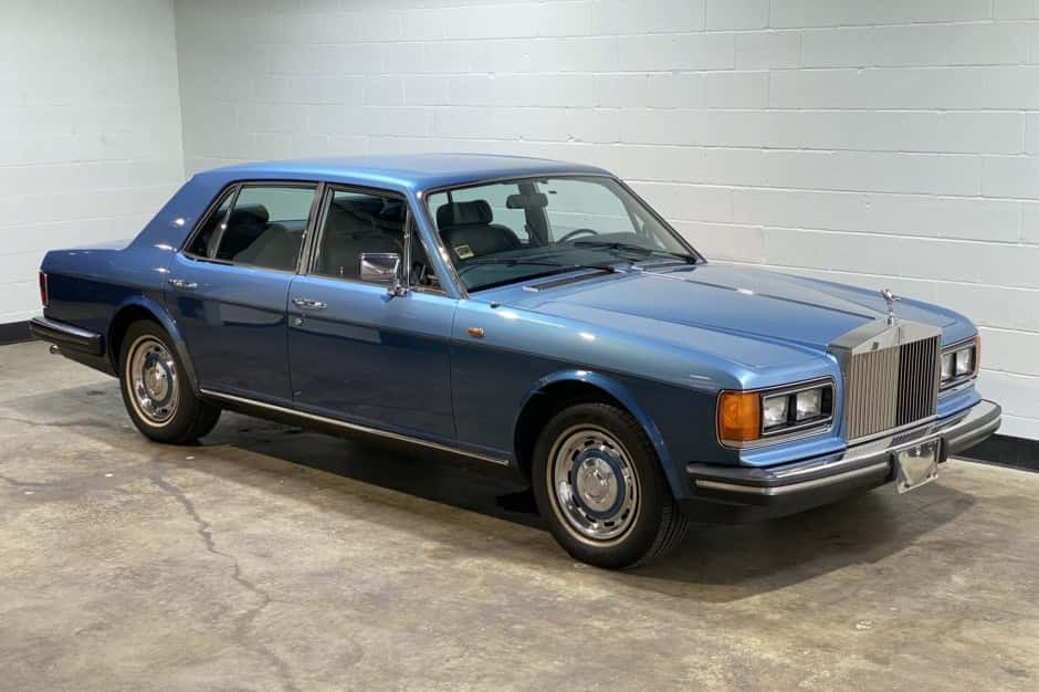 1982 Rolls-Royce SZ Silver Spirit & Silver Spur sold for $9,600