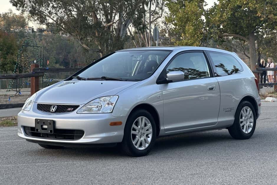 2002 Honda Civic Si sold for $16,750
