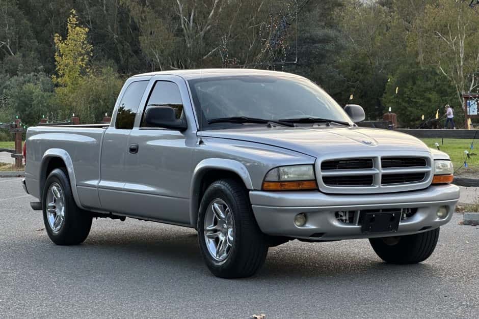 2003 Dodge Dakota (1997-2004) sold for $10,701