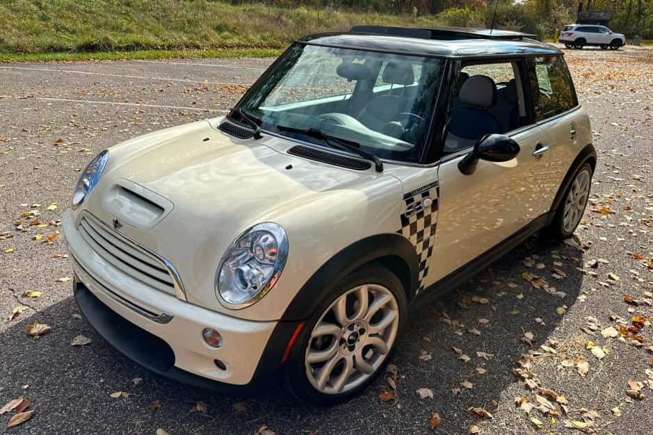 2006 Mini R53 Cooper S sold for $11,250
