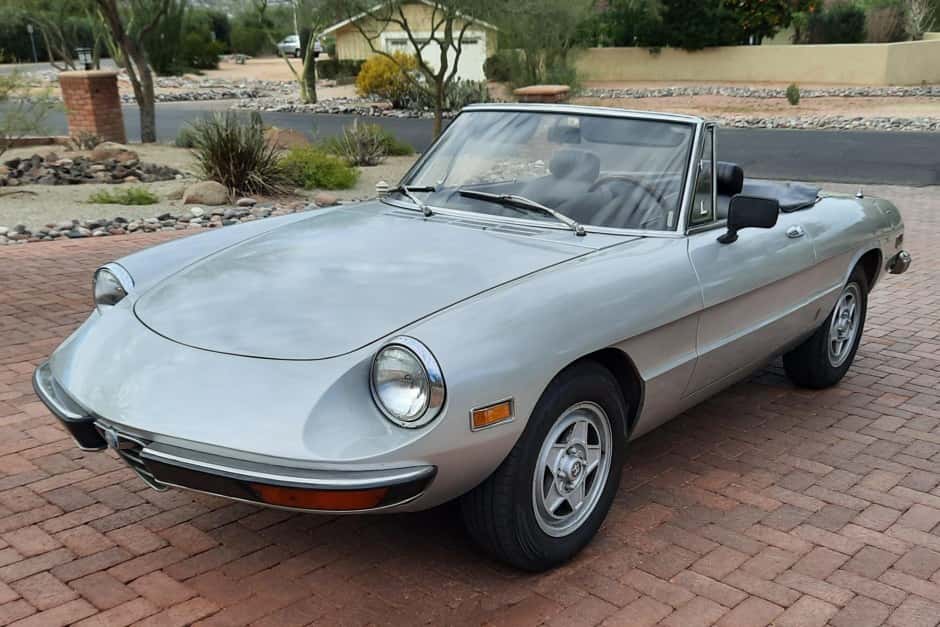 1972 Alfa Romeo 105/115 Spider Series 2 sold for $17,000