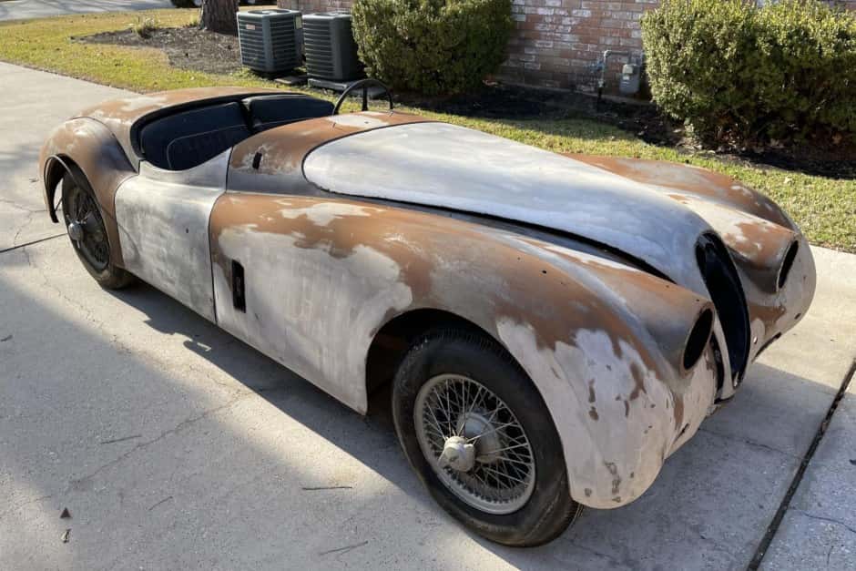 1953 Jaguar XK120 sold for $25,250
