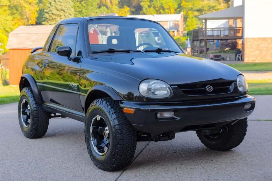 1996 Suzuki  sold for $14,555