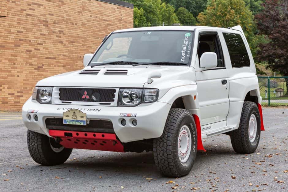 1997 Mitsubishi Pajero & Montero sold for $32,500