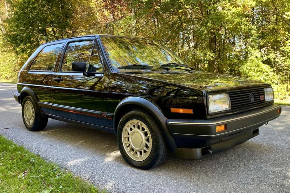 1986 Volkswagen GTI Mk2 sold for $10,000