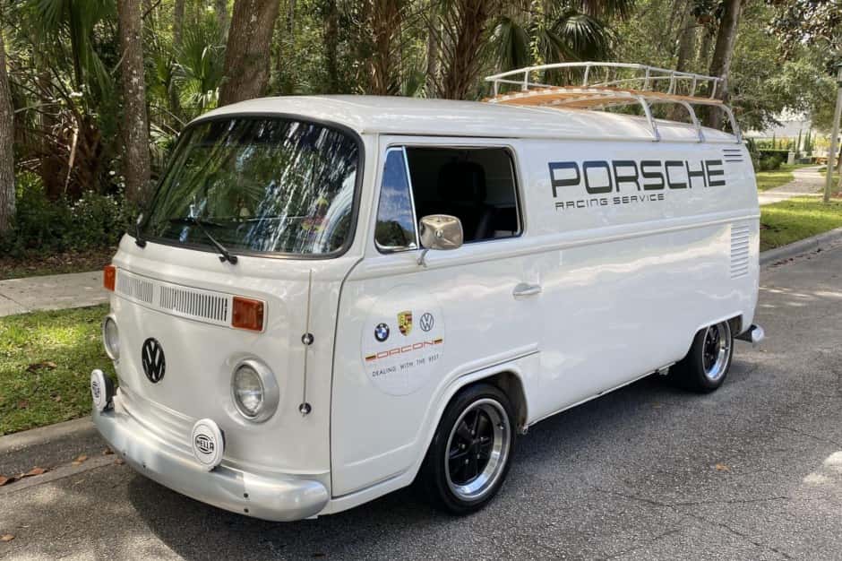 1997 Volkswagen Bay-Window Bus sold for $15,500