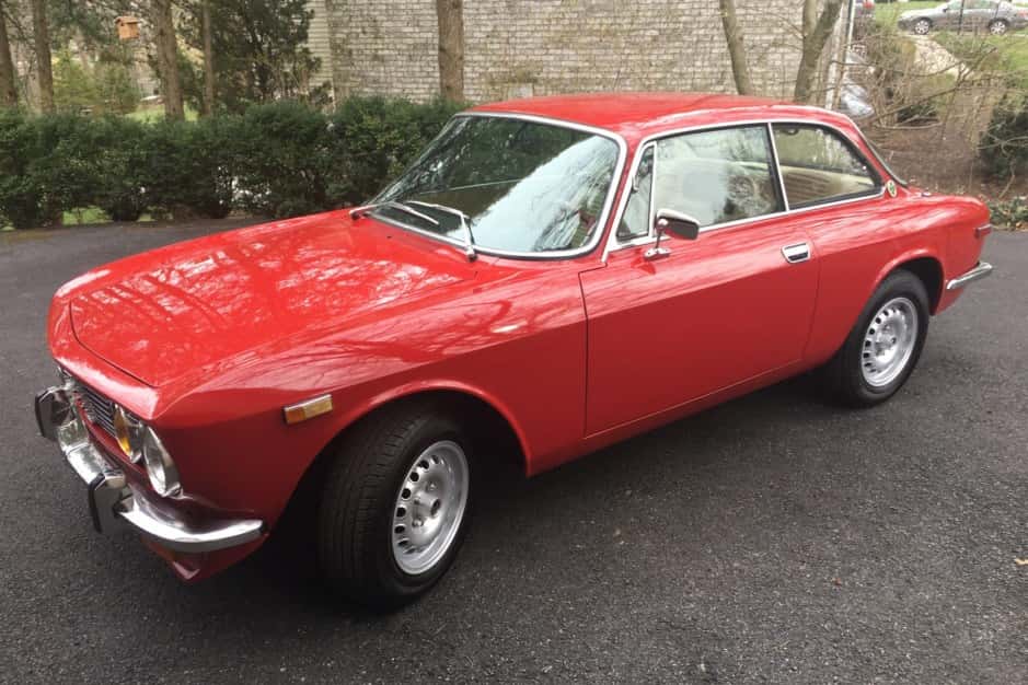 1976 Alfa Romeo 105/115 Series Coupe sold for $41,076