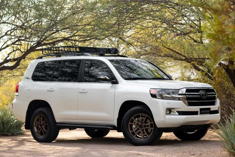 2020 Toyota Land Cruiser 200-Series sold for $101,000