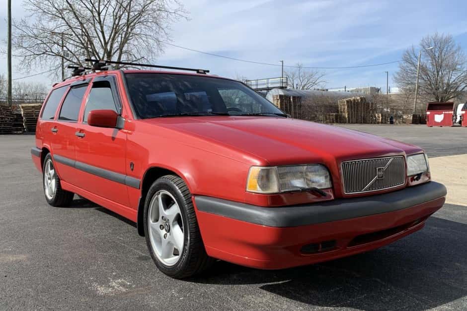 1995 Volvo 850 sold for $10,611