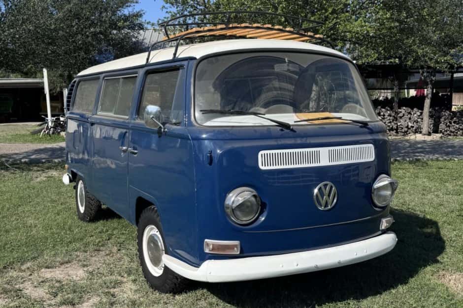 1970 Volkswagen Bay-Window Bus sold for $5,800