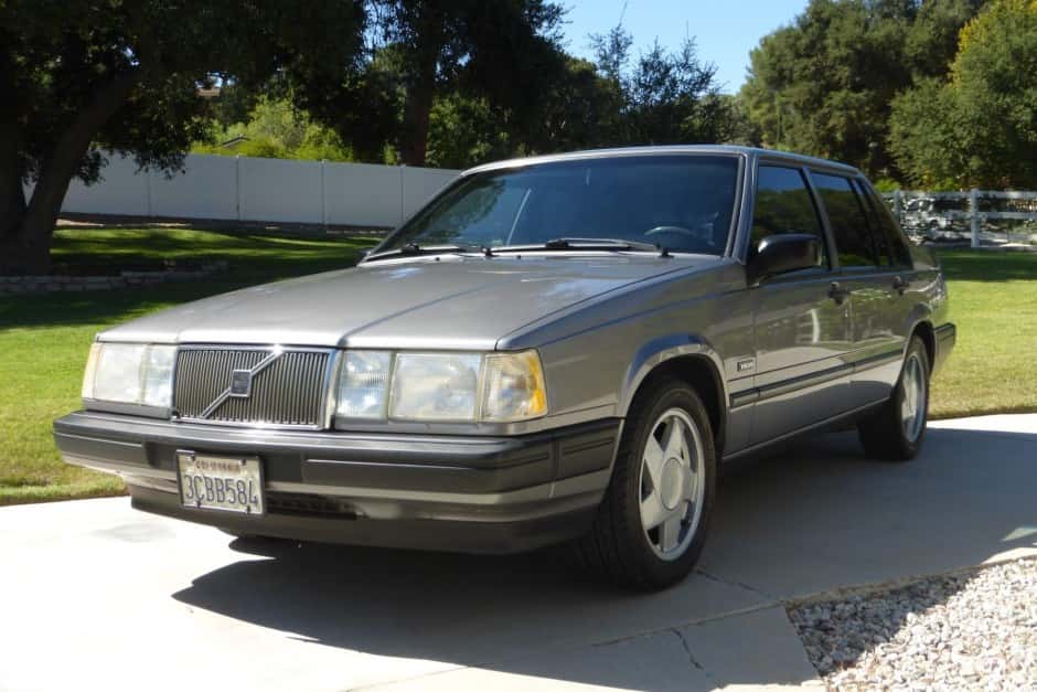 1992 Volvo 900-Series sold for $4,750