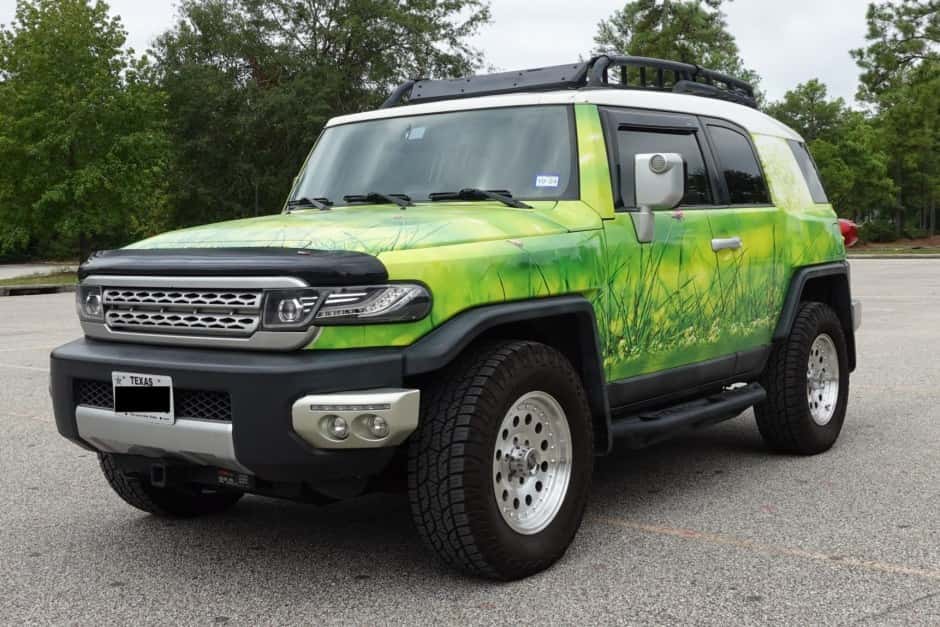 2013 Toyota FJ Cruiser sold for $21,500