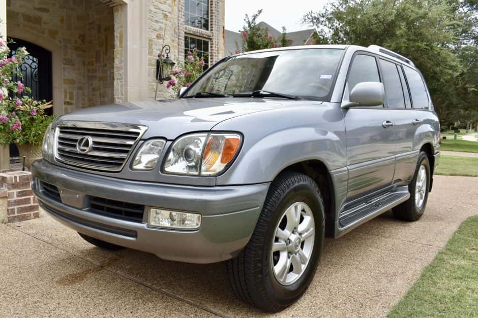 2004 Lexus LX470 sold for $29,500