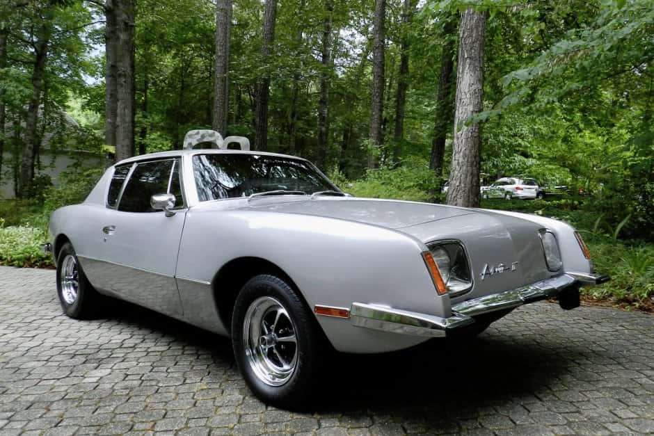 1982 Studebaker Avanti sold for $15,250
