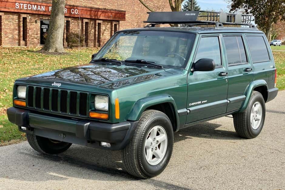 1999 Jeep XJ Cherokee sold for $21,900