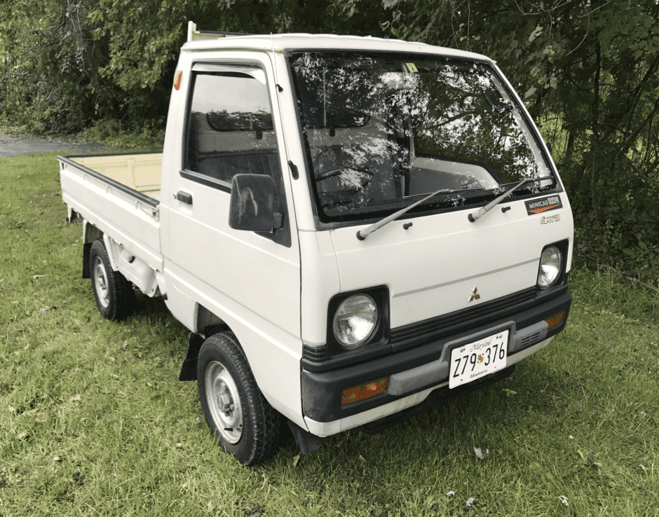 1990 Mitsubishi Minicab sold for $6,100