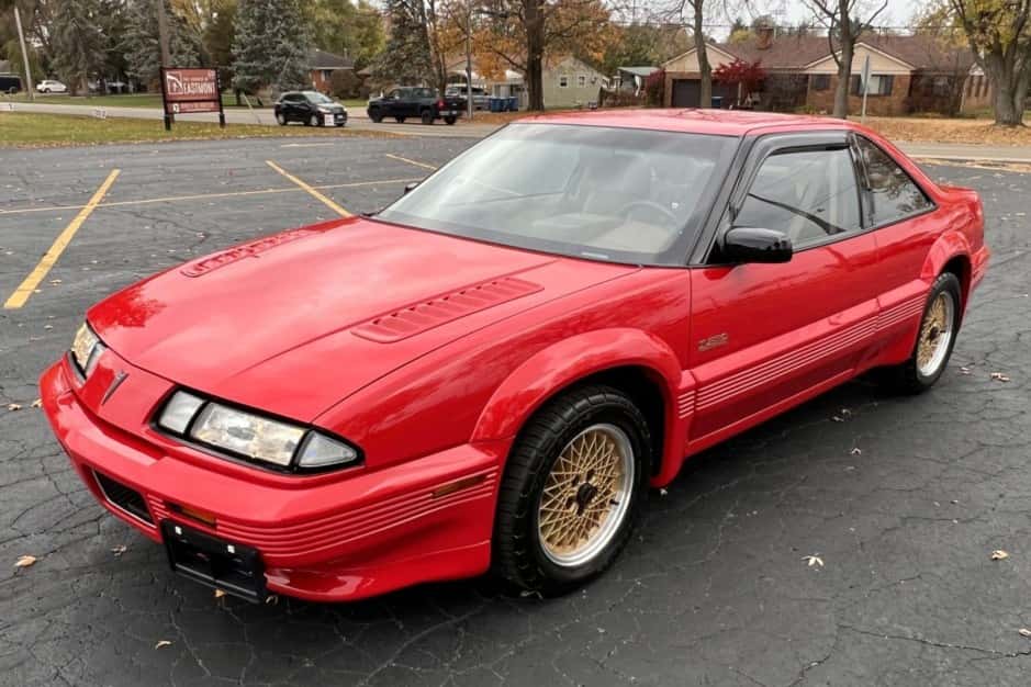1989 Pontiac Grand Prix sold for $18,750
