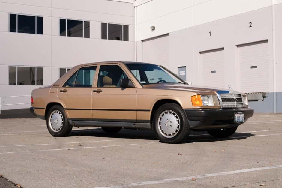 1986 Mercedes-Benz W201 190 sold for $2,700