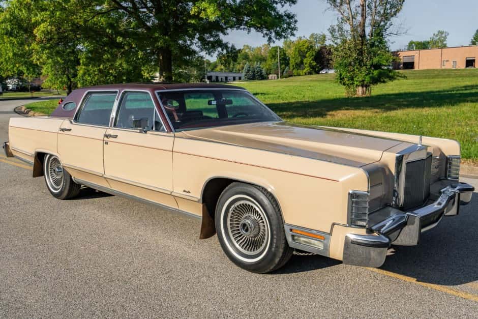 1979 Lincoln Continental (1970-1979) sold for $4,400