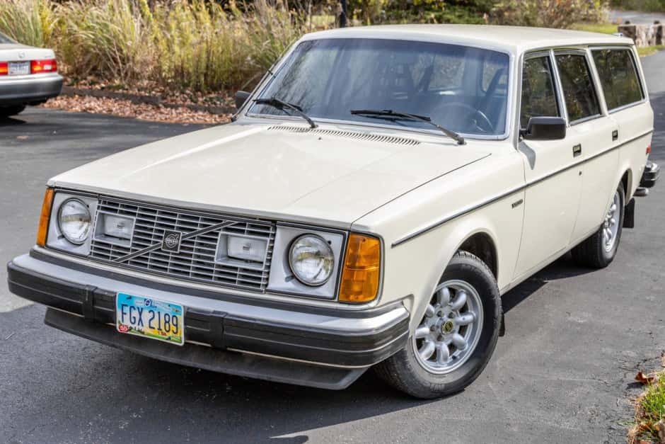 1976 Volvo 240 sold for $8,500
