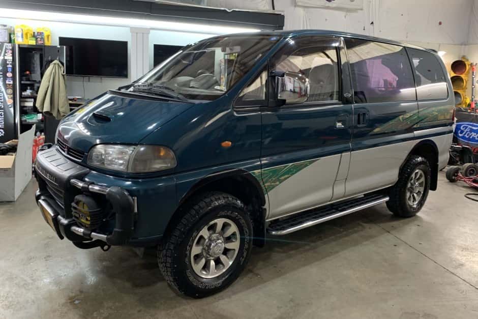 1995 Mitsubishi Delica sold for $17,800