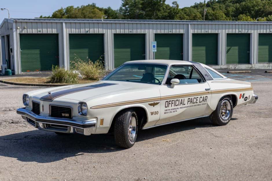 1974 Oldsmobile Hurst/Olds sold for $20,277
