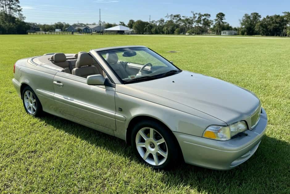 2001 Volvo C70 sold for $7,800
