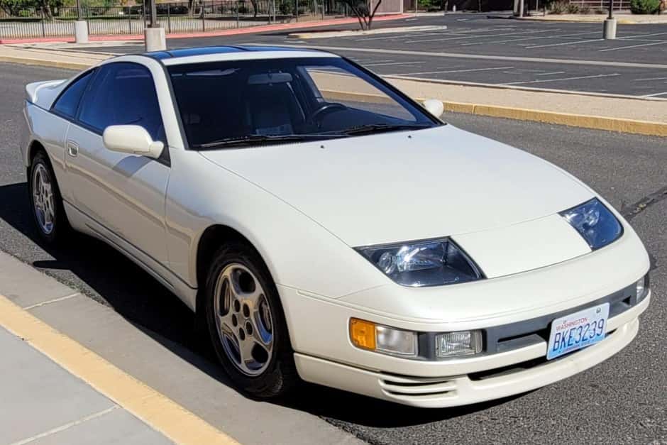 1990 Nissan Z32 300ZX sold for $25,900