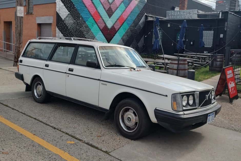 1984 Volvo 240 sold for $4,700