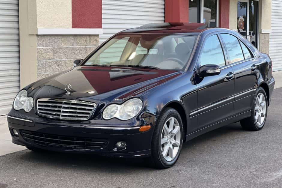 2007 Mercedes-Benz W203 C-Class sold for $10,250