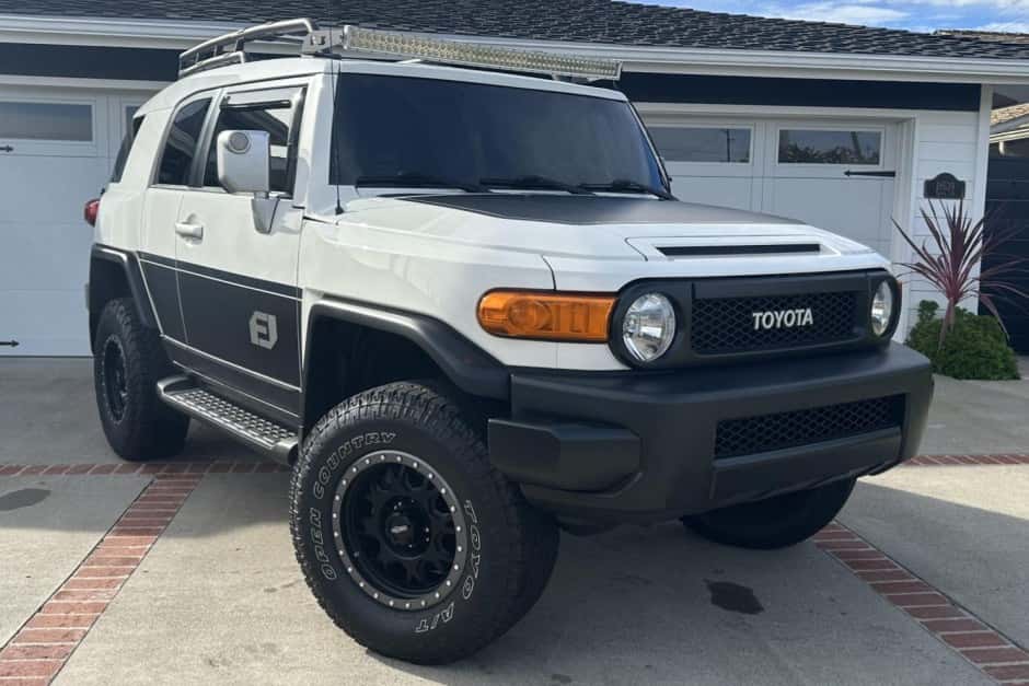 2010 Toyota FJ Cruiser sold for $23,000