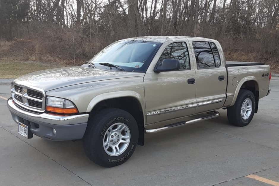 2004 Dodge Dakota (1997-2004) sold for $22,000