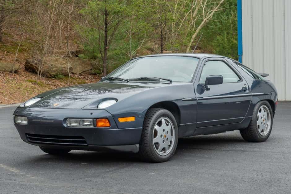 1991 Porsche 928 sold for $38,998