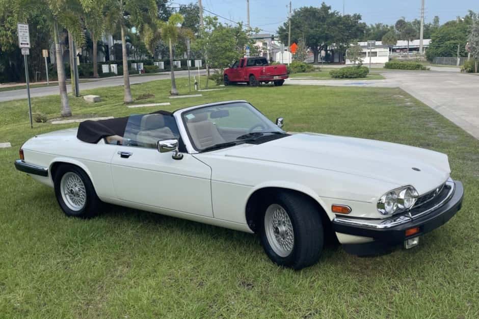 1989 Jaguar XJS sold for $11,300