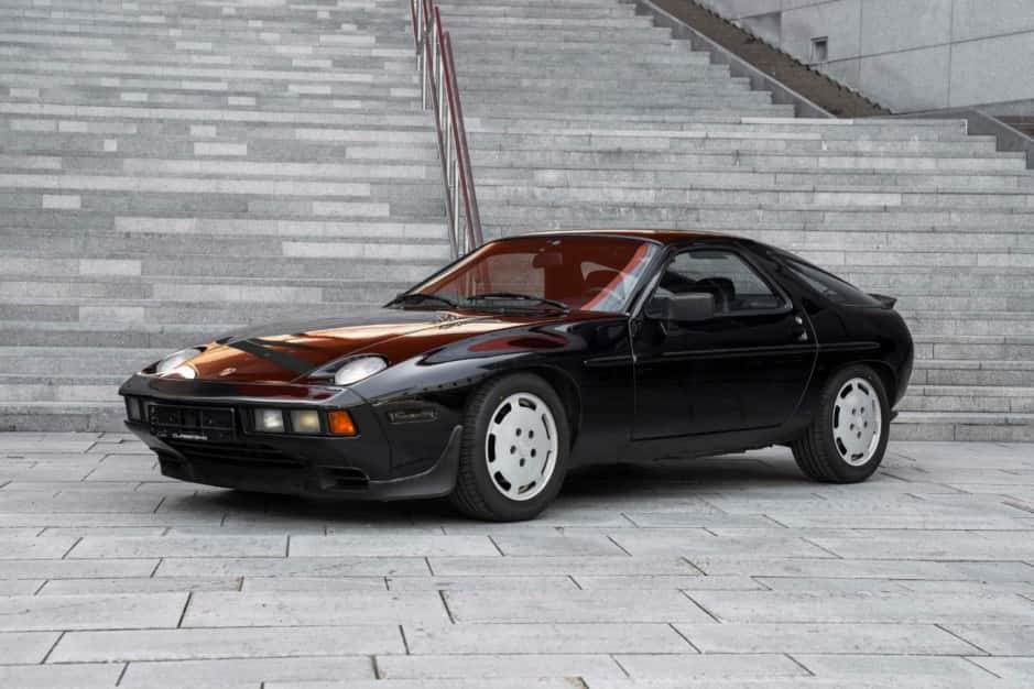 1986 Porsche 928 sold for $25,000