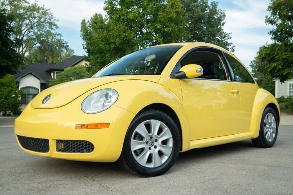 2008 Volkswagen New Beetle (1998-2010) sold for $11,525