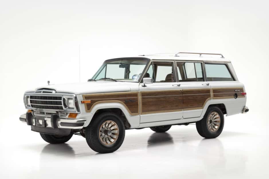 1990 Jeep SJ Wagoneer sold for $15,250