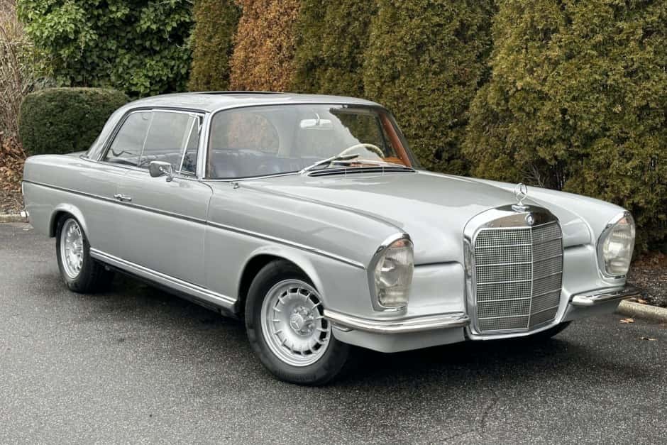 1964 Mercedes-Benz W112 sold for $112,000