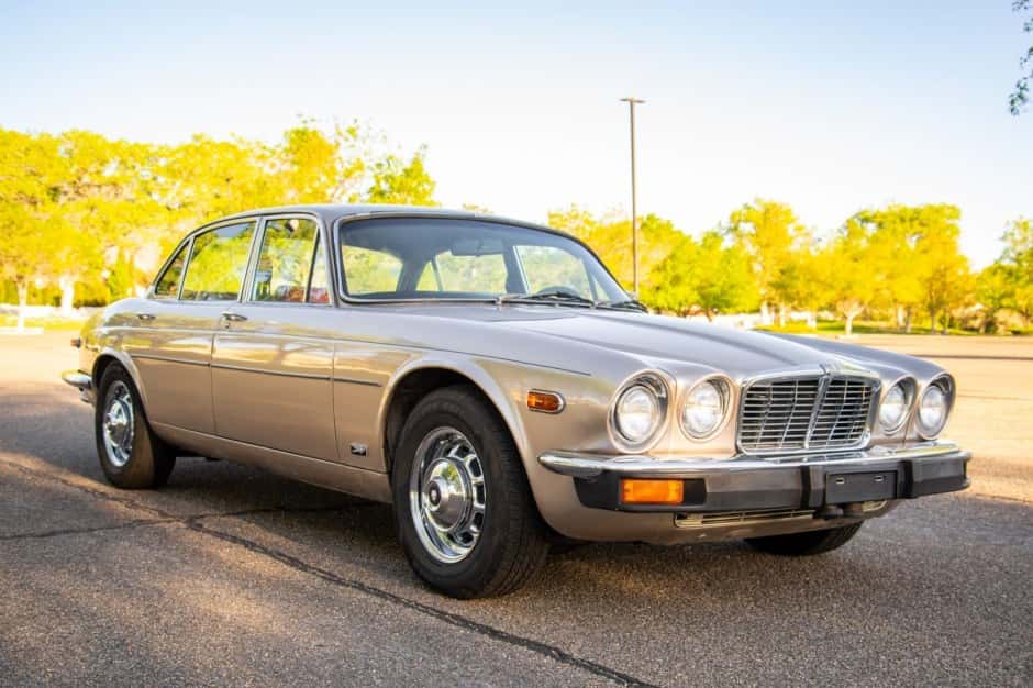 1978 Jaguar XJ Series 2 (1974-1979) sold for $8,000