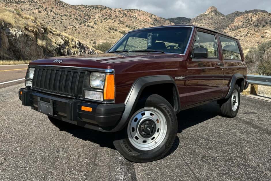 1987 Jeep XJ Cherokee sold for $18,100