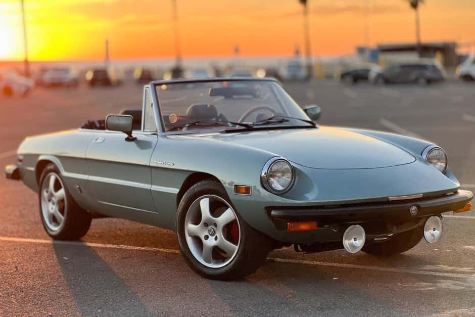 1982 Alfa Romeo 105/115 Spider Series 3 sold for $8,000