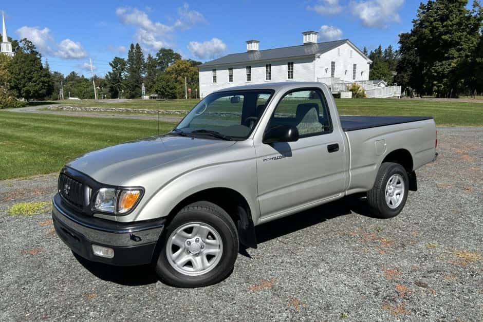 2004 Toyota Tacoma (N1X0 1995-2005) sold for $11,111
