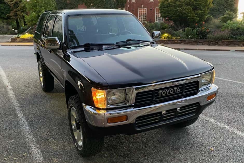 1990 Toyota 4Runner (N120) sold for $11,000