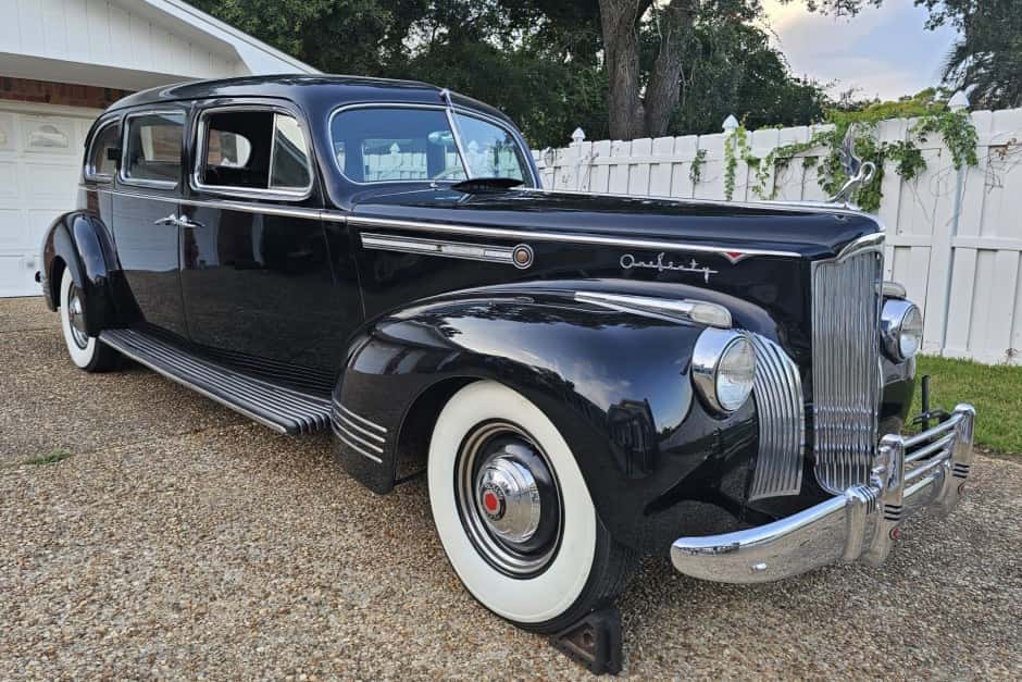 1941 Packard Eight sold for $21,000