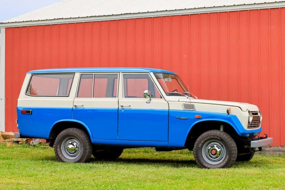 1974 Toyota Land Cruiser FJ55 sold for $29,660