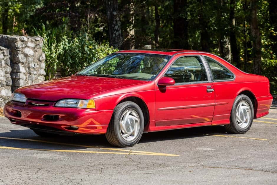 1995 Ford Thunderbird (1989-1997) sold for $6,100