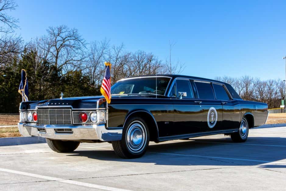 1969 Lincoln Continental (1961-1969) sold for $32,500