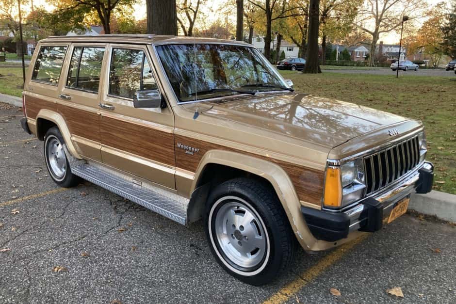 1985 Jeep XJ Wagoneer sold for $6,400